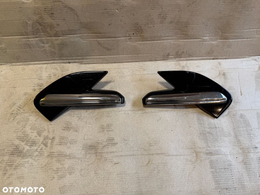 Listwa błotnika przód chrom Renault Captur II lewa 990427460R prawa 990421374R OE - 1