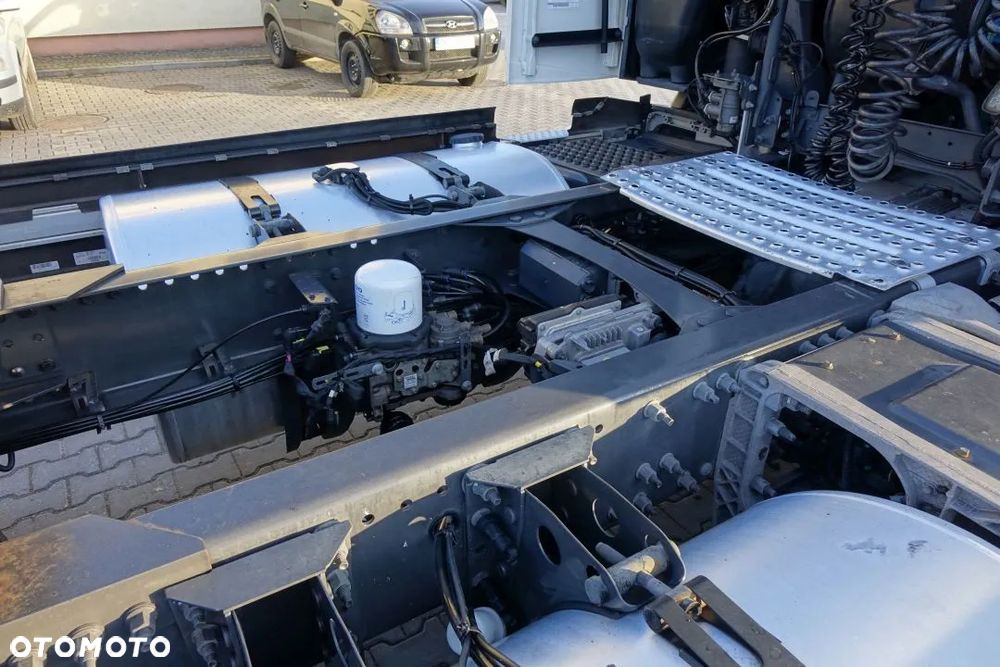 Volvo FH 500 GLOBETROTTER / STANDARD/ AUTOMAT / EURO 6 / KLIMATYZACJA POSTOJOWA/ 2 ZBIORNIKI PALIWA - 19