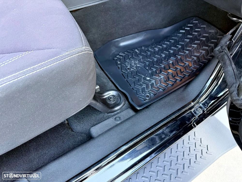 Jeep Wrangler Unlimited 2.8 CRD ATX Sahara Adventure Edition - 32