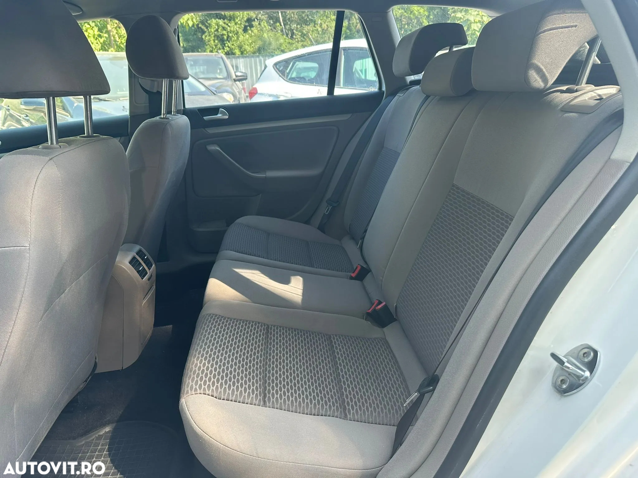 Volkswagen Golf - 11