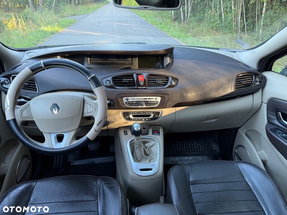 Renault Grand Scenic - 18
