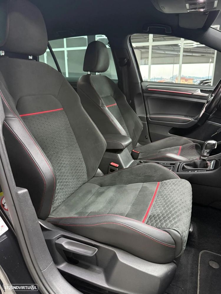 VW Golf 2.0 TSI GTI DSG Performance - 13