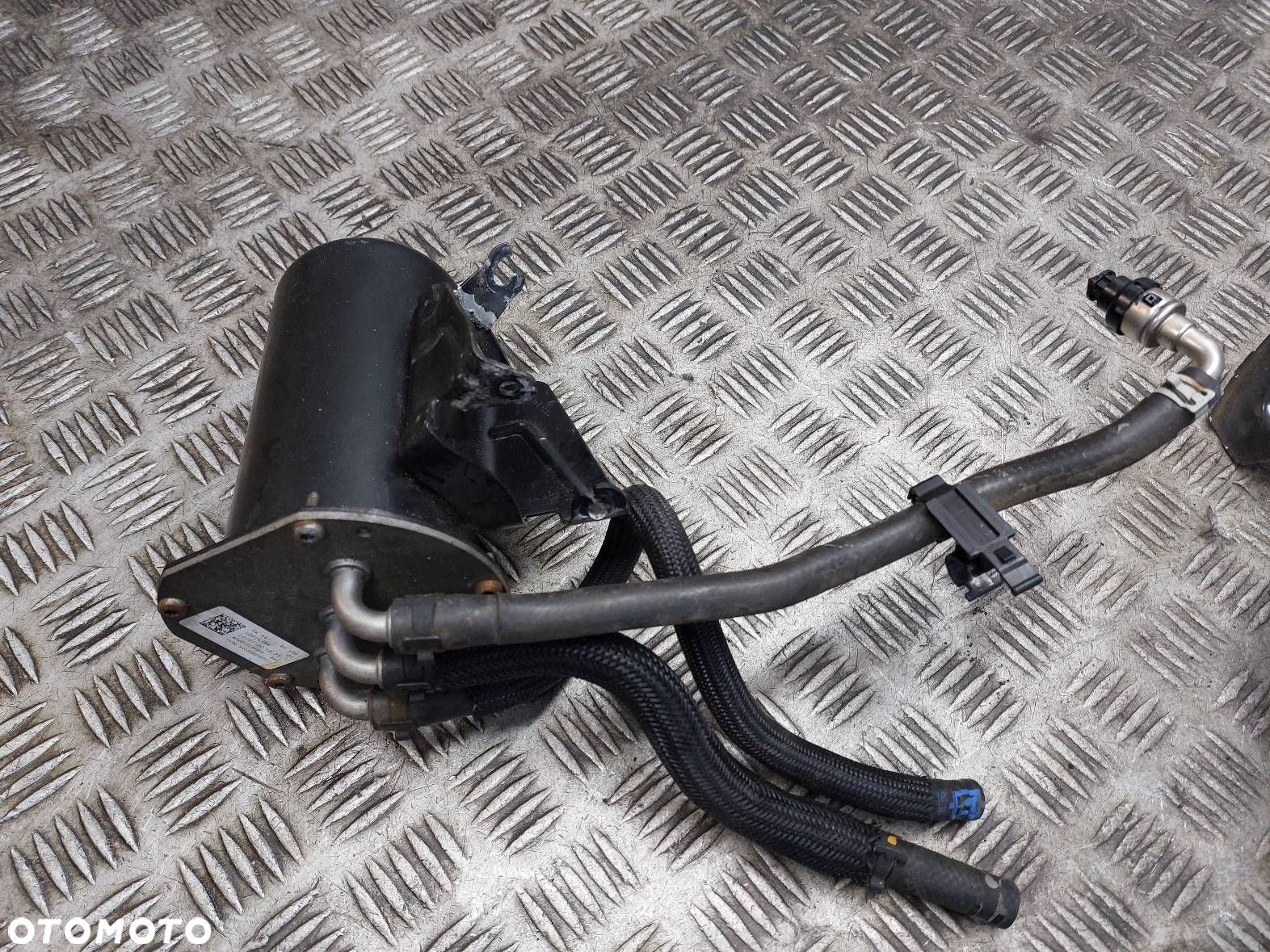 OBUDOWA PODSTAWA FILTRA PALIWA PASSAT B8 2.0 TDI 5Q0127399FM - 1