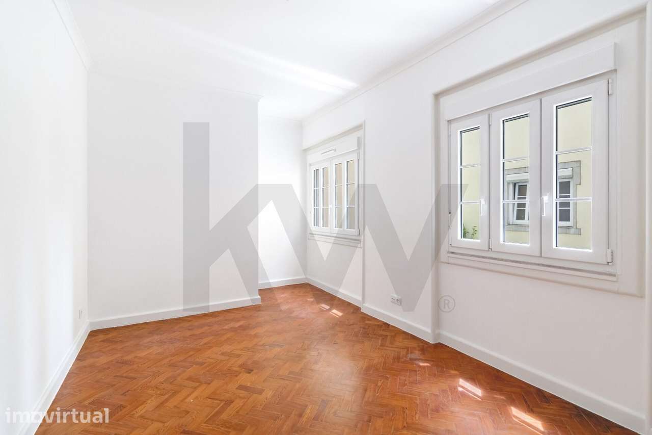 Apartamento T4 com garagem na Avenida Defensores de Chaves - Grande imagem: 5/34