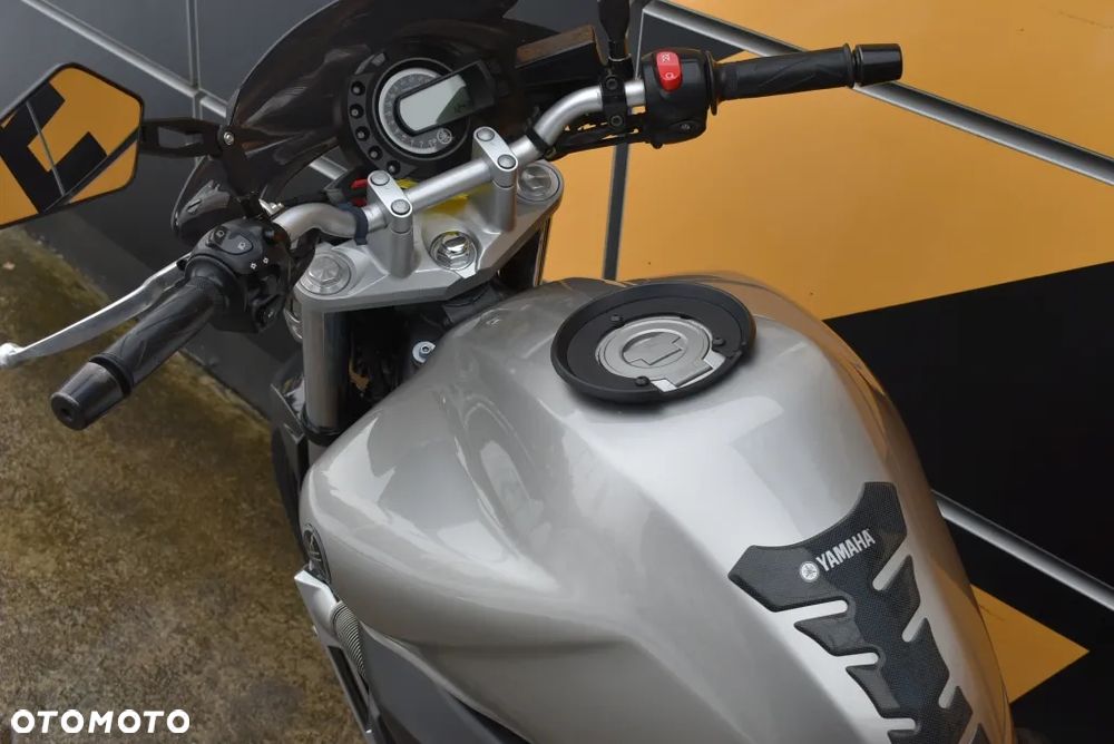 Yamaha FZ6 - 12