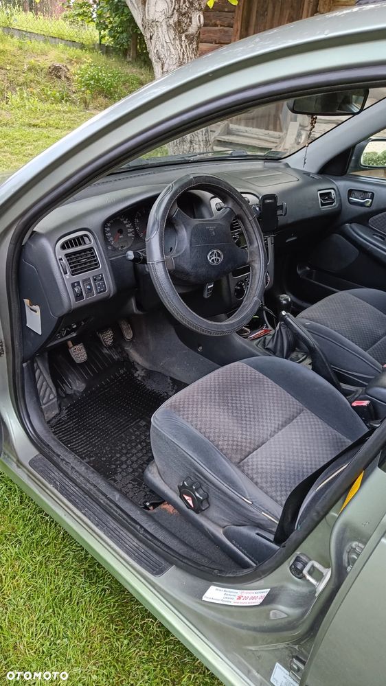 Toyota Avensis 1.6 VVT-i Terra - 12
