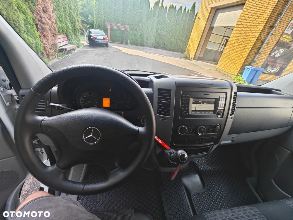 Mercedes-Benz Sprinter 319 - 13