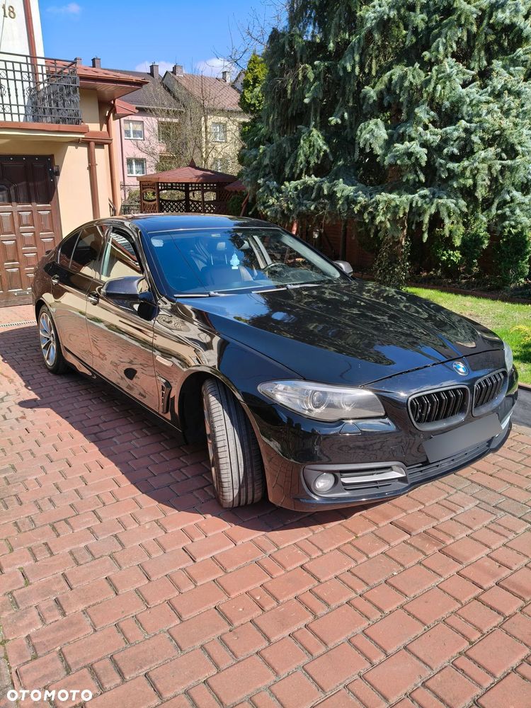 BMW Seria 5 528i Luxury Line - 1