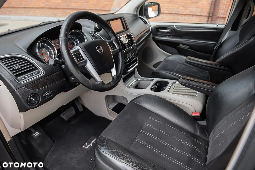 Lancia Voyager 2.8CRD Gold - 11