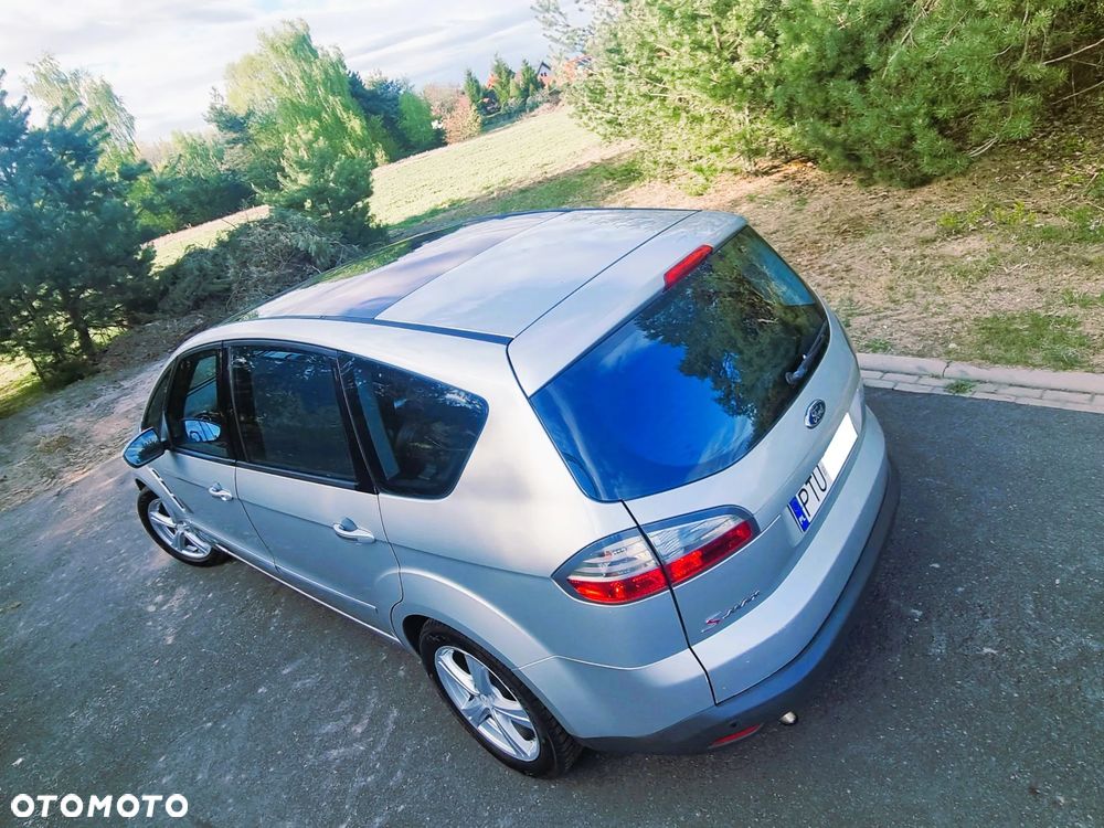 Ford S-Max - 13