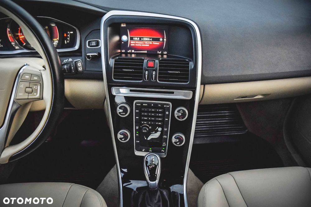 Volvo XC 60 D4 AWD Summum - 31