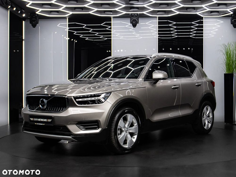 Volvo XC 40 T3 Momentum Pro - 2