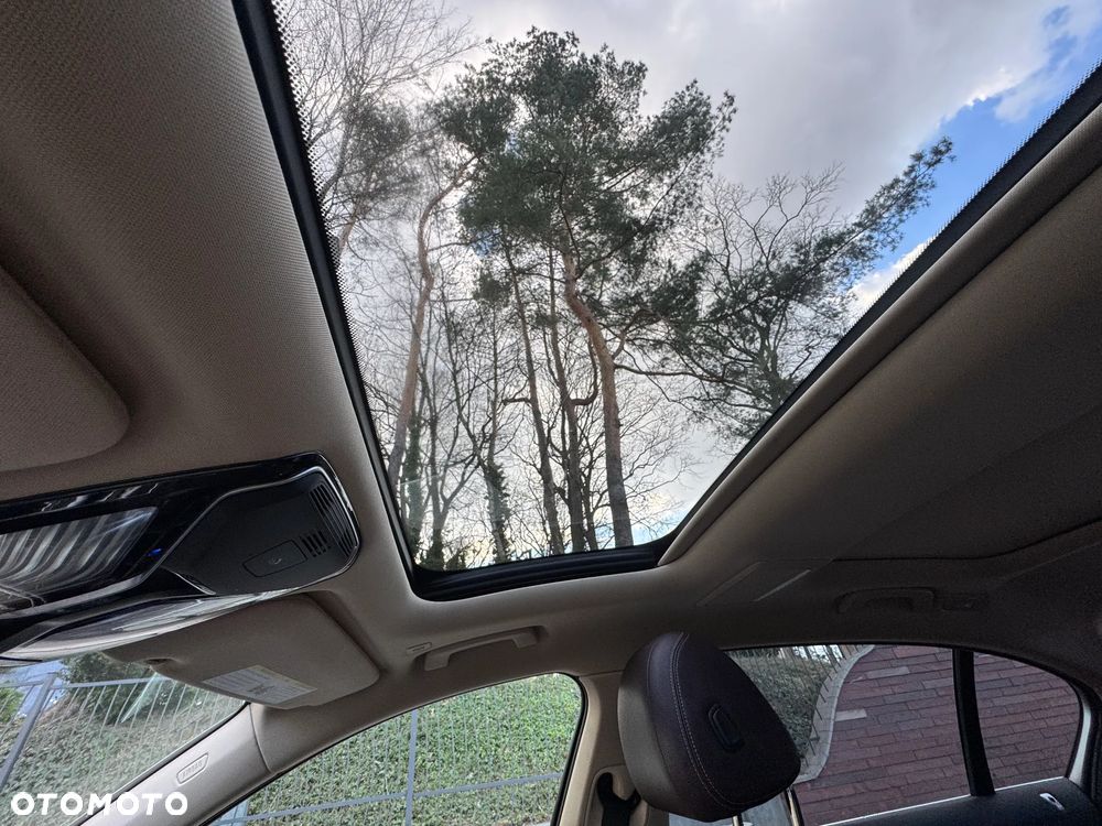 BMW Seria 7 740Li - 23