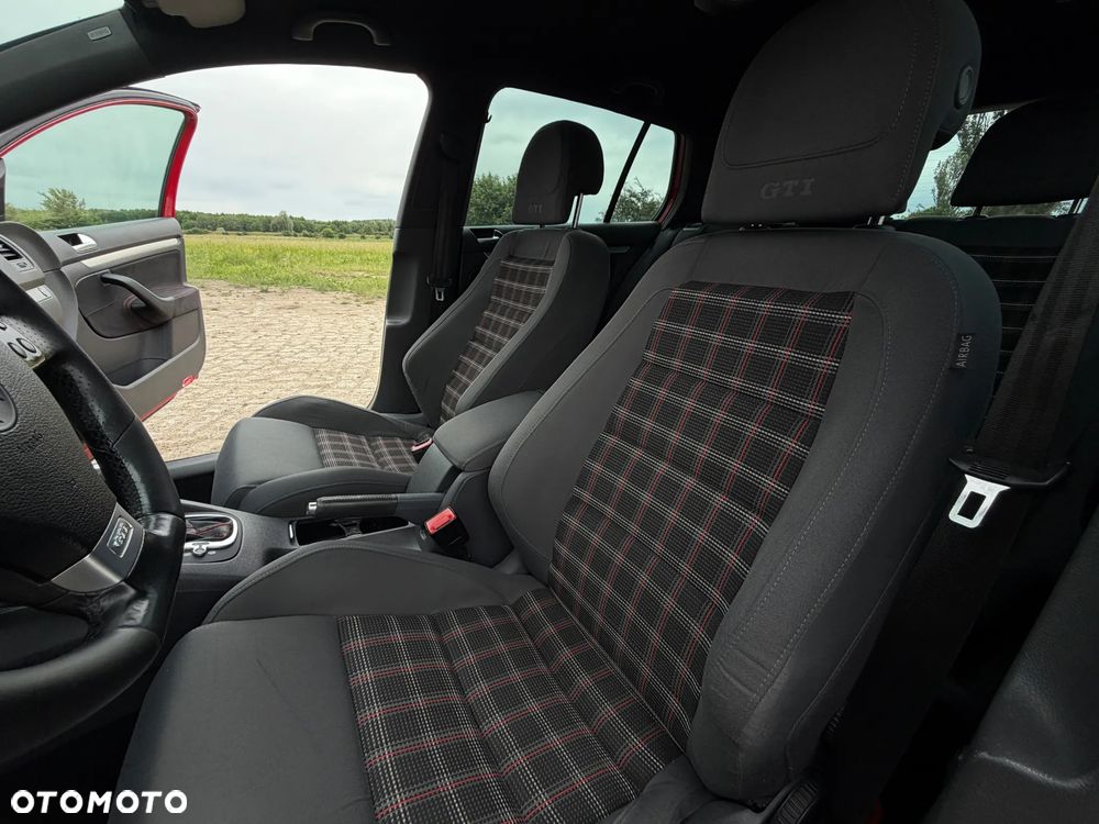 Volkswagen Golf - 20