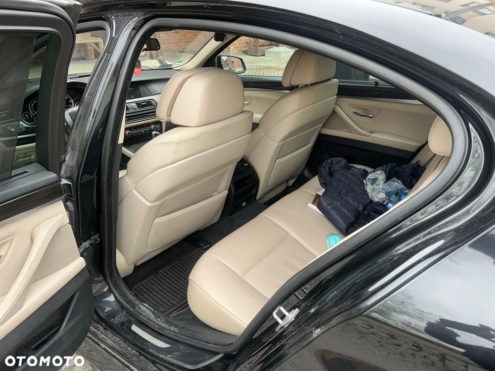 BMW Seria 5 535d xDrive - 13