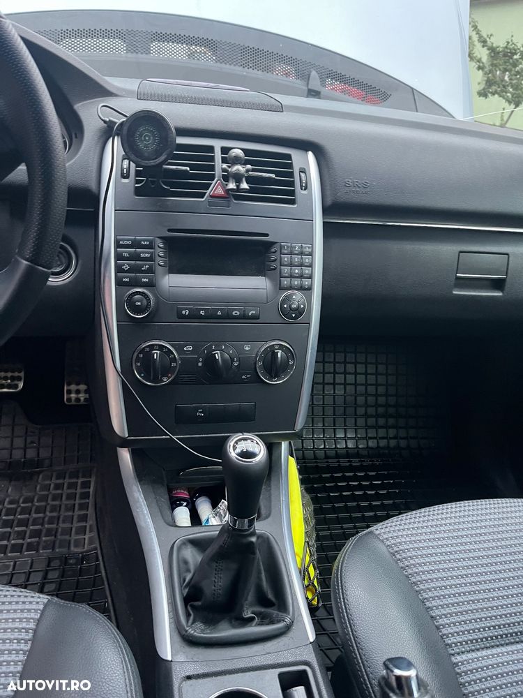 Mercedes-Benz B - 13