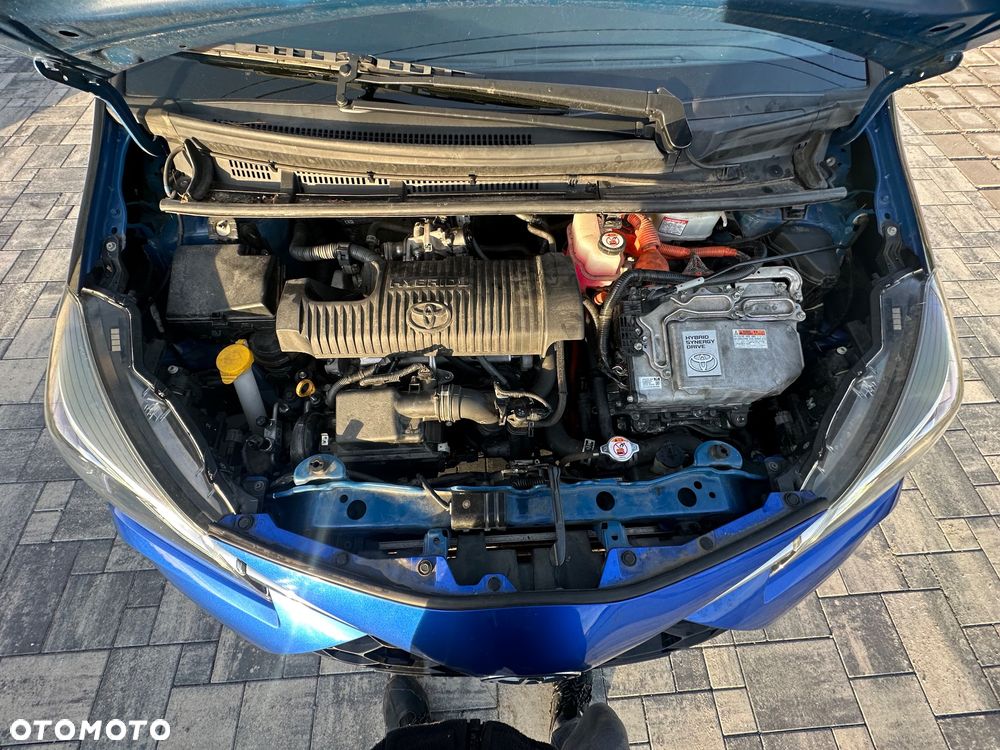 Toyota Yaris Hybrid Selection - 29