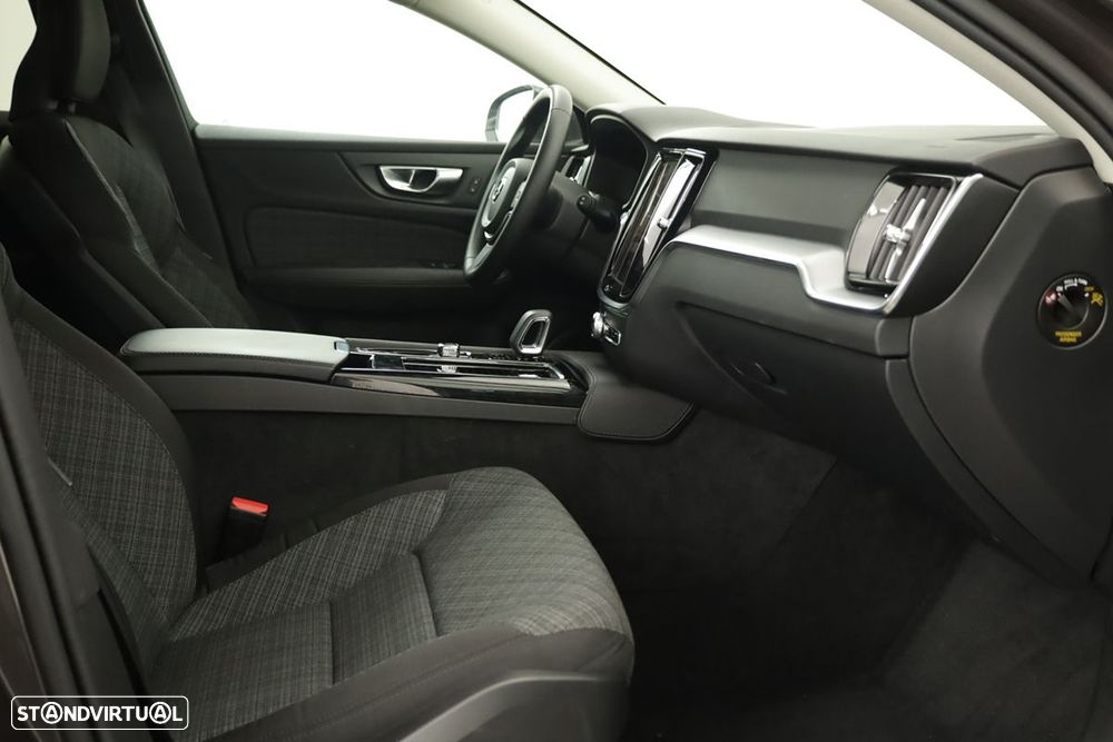 Volvo V60 2.0 T6 AWD TE Essential - 25