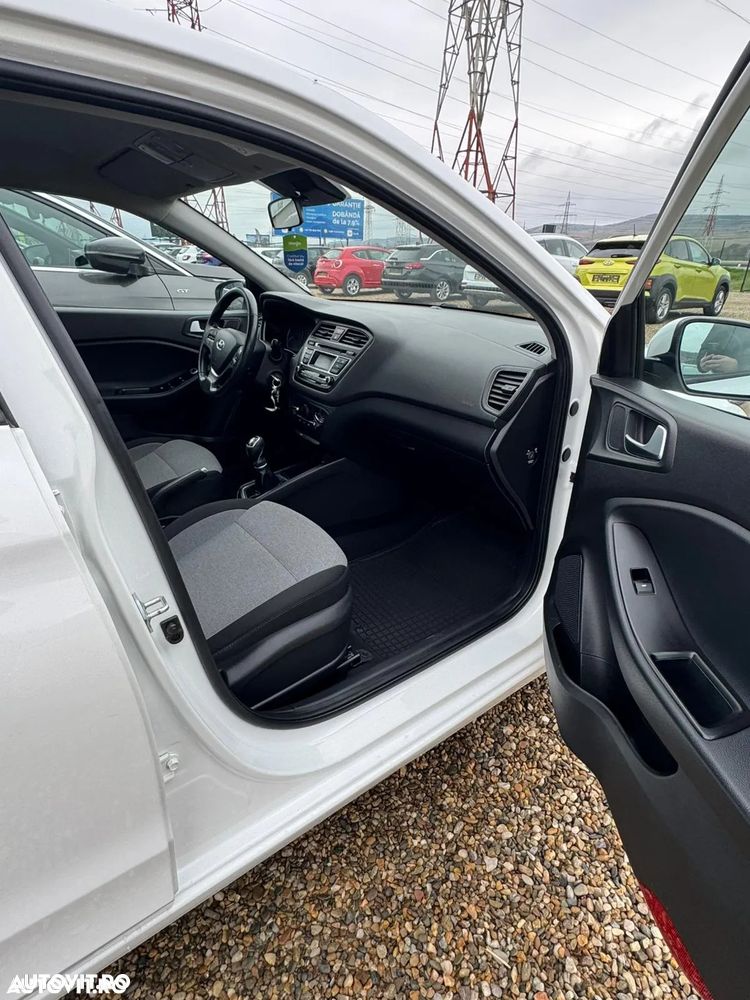 Hyundai i20 1.1 CRDi Comfort+ - 9