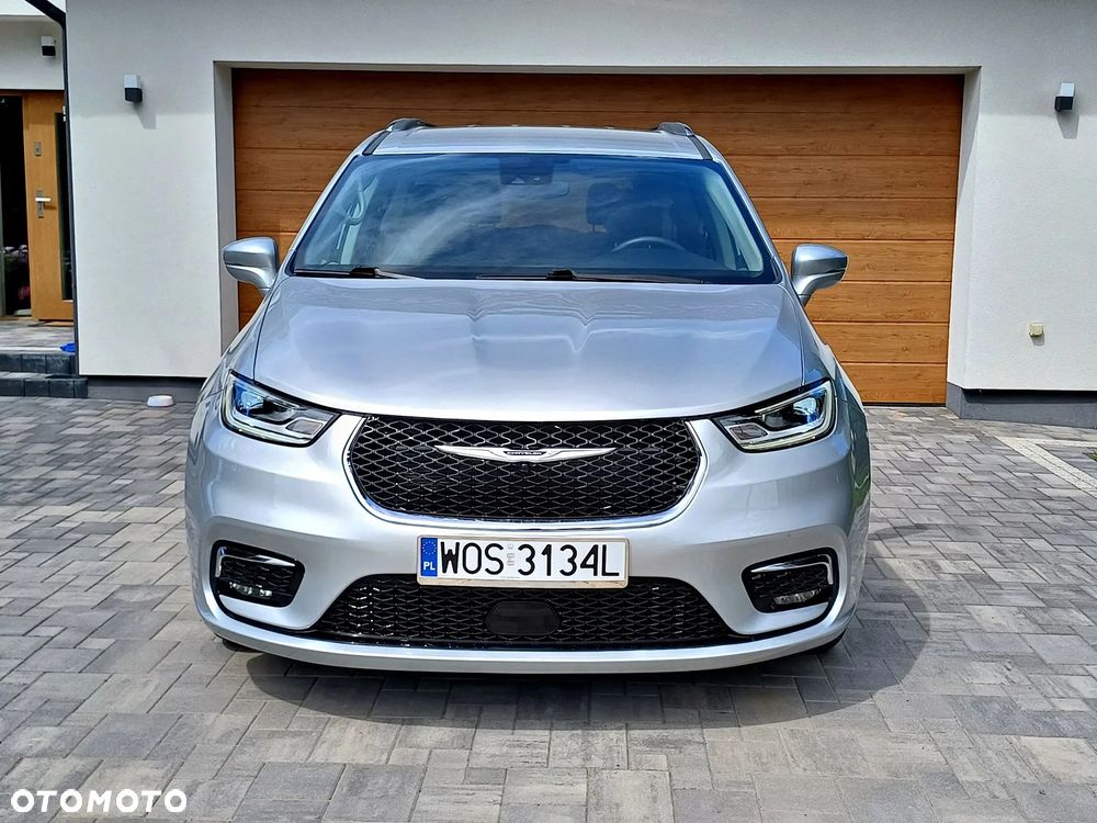 Chrysler Pacifica - 2