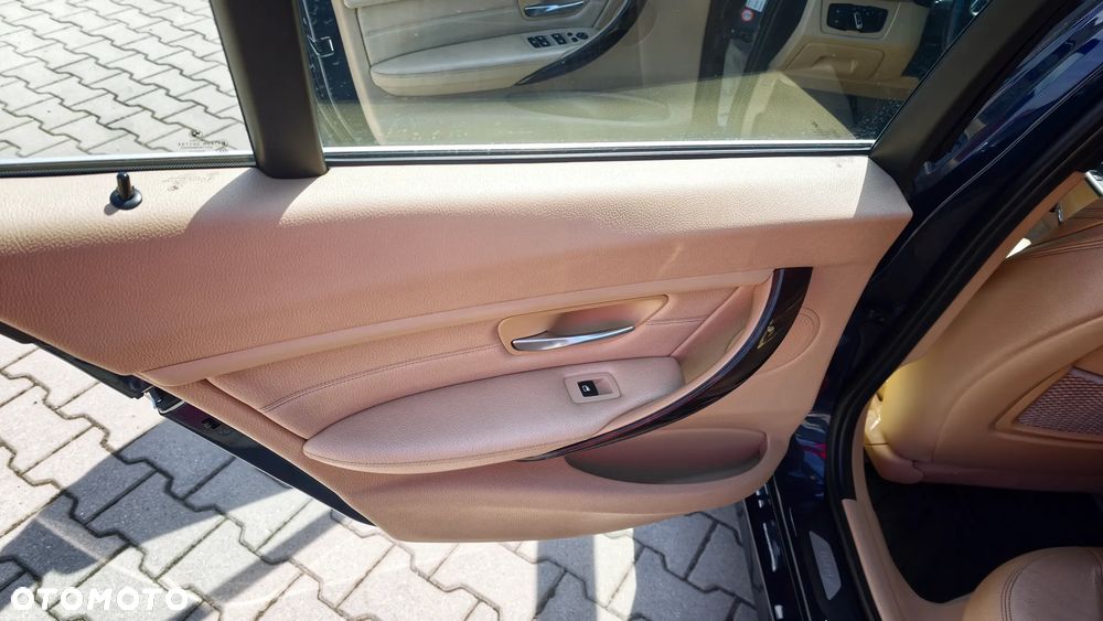 BMW Seria 3 - 23