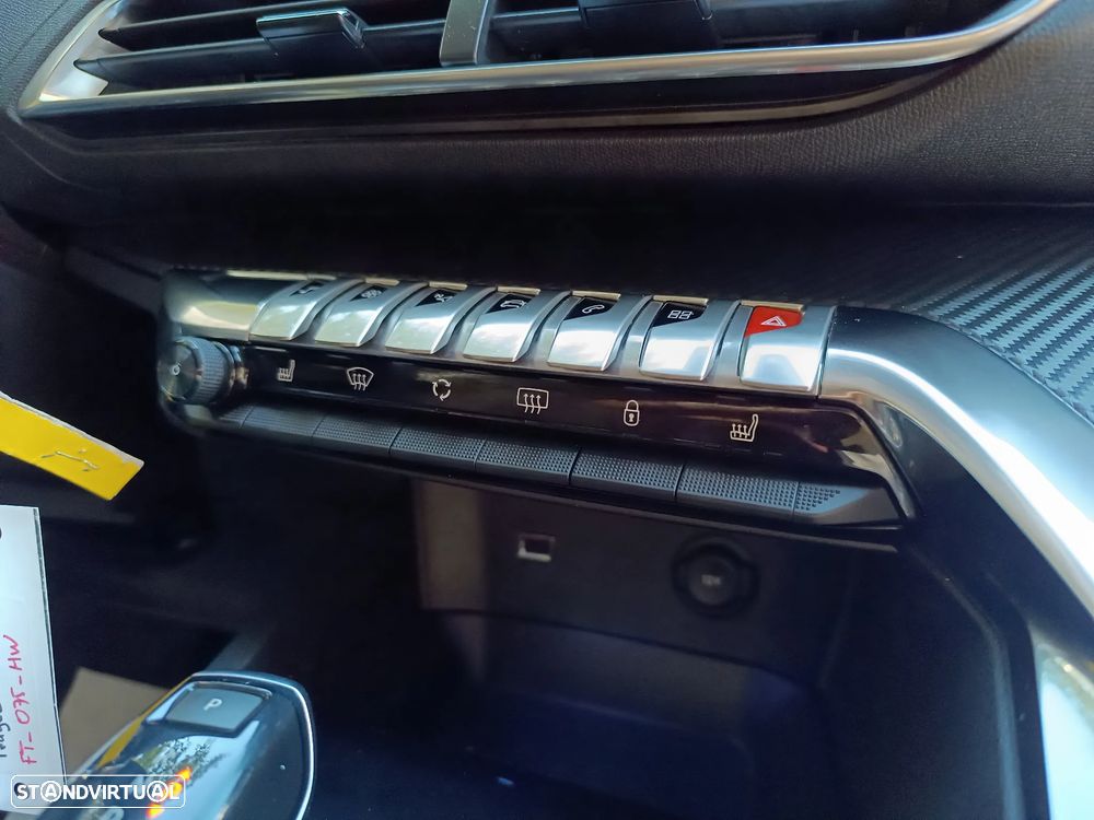 Peugeot 3008 PureTech 130 Stop & Start GPF EAT8 Active - 29