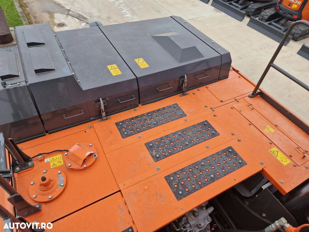 Hitachi ZX350LCN-6, 2018, 8.929h, INGUST 2,99m, CUPLA RAPIDA, cupa 2mc, ad sapare 8m, 2 inst hidr pe brate, ridica 20t, 3 camere, Masa operationala 36,5t, motor Isuzu 283CP, 3 pompe hidr,posibilitate leasing 3 ani, STARE FOARTE BUNA, PROMOTIE 99.000 EUR+tva - 31