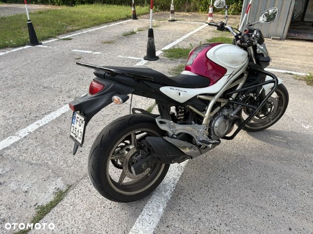 Suzuki Gladius - 4