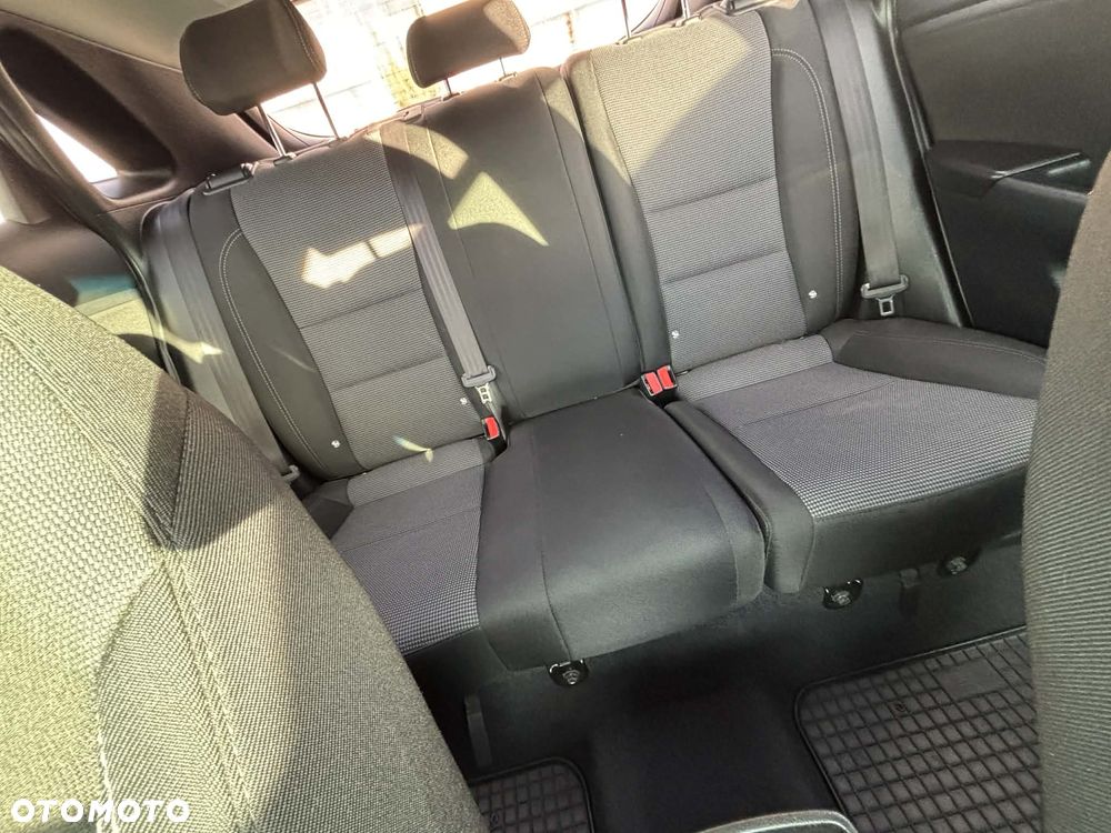 Hyundai i30 1.4 Classic + - 11