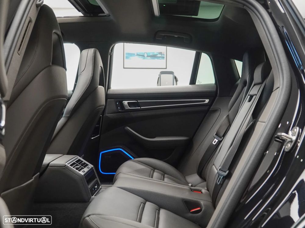Porsche Panamera 4 E-Hybrid Platinum Edition com PDLS - 38
