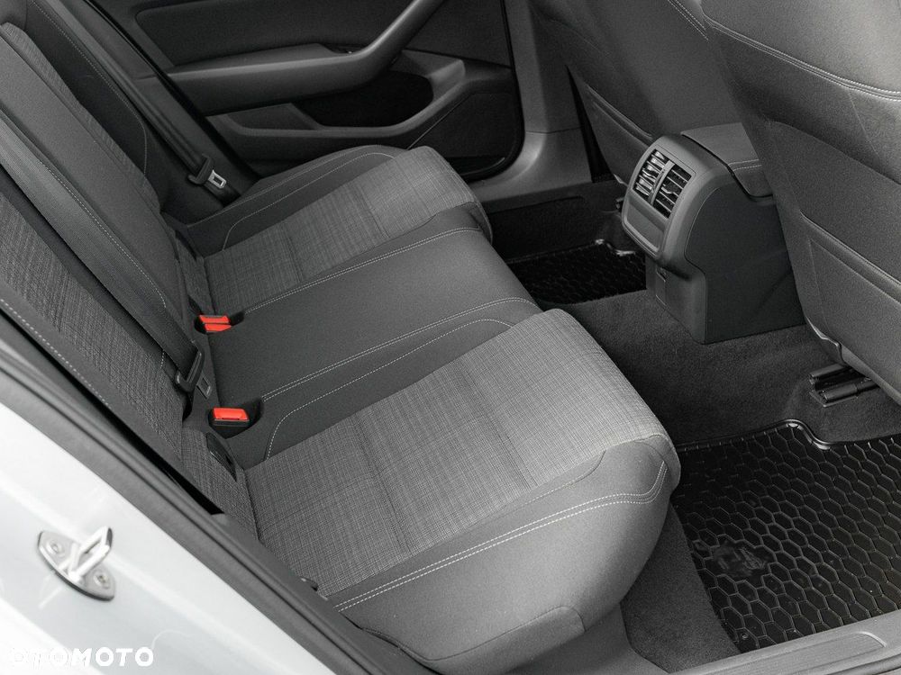 Volkswagen Passat 1.5 TSI EVO Business DSG - 30