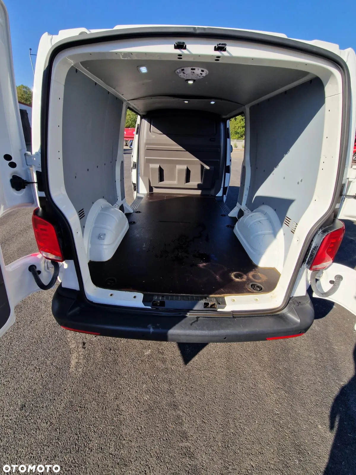Volkswagen Transporter - 9