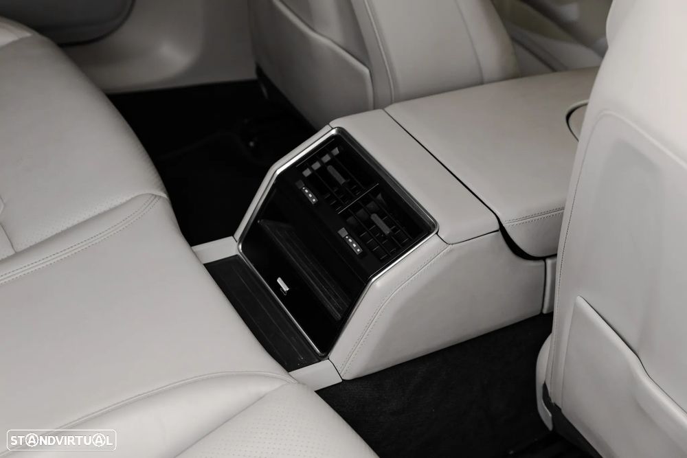 Porsche Panamera Sport Turismo 4 E-Hybrid - 17