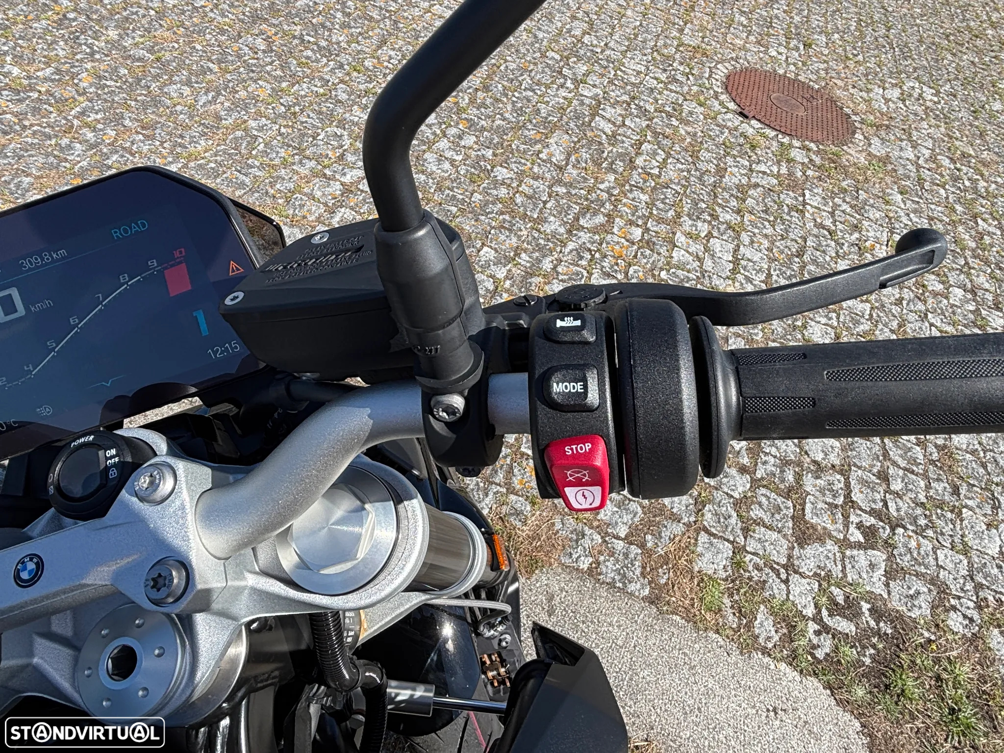 BMW F 900 R Triple Black - 10