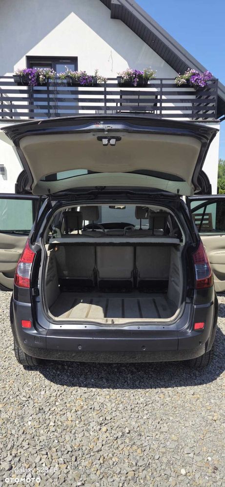 Renault Scenic - 1