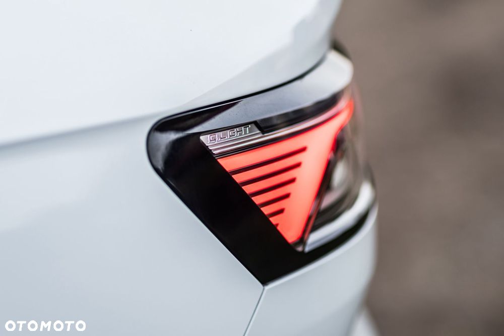 Volkswagen Arteon 2.0 TDI SCR DSG R-Line - 26