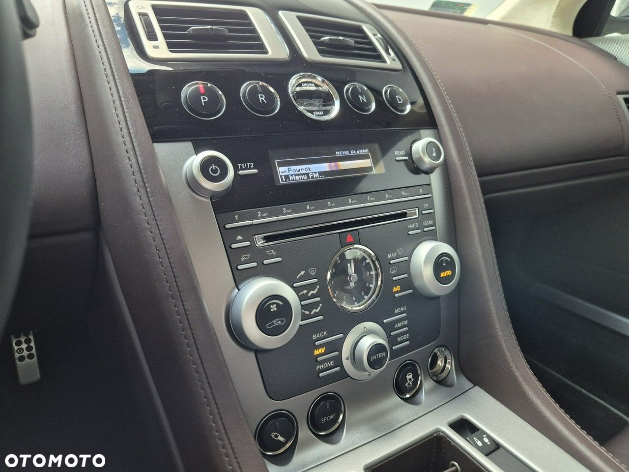 Aston Martin DB9 - 30