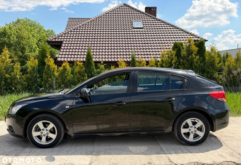 Chevrolet Cruze 1.6 LT - 18