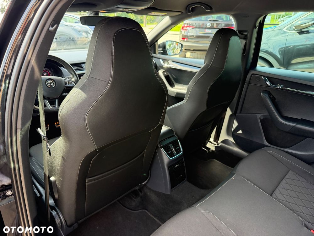 Skoda Octavia 2.0 TDI DSG RS - 17