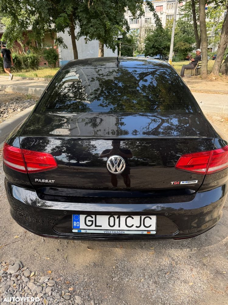 Volkswagen Passat - 2