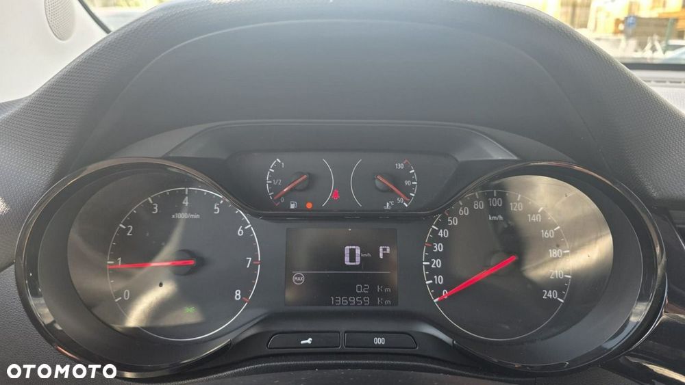 Opel Crossland X - 11