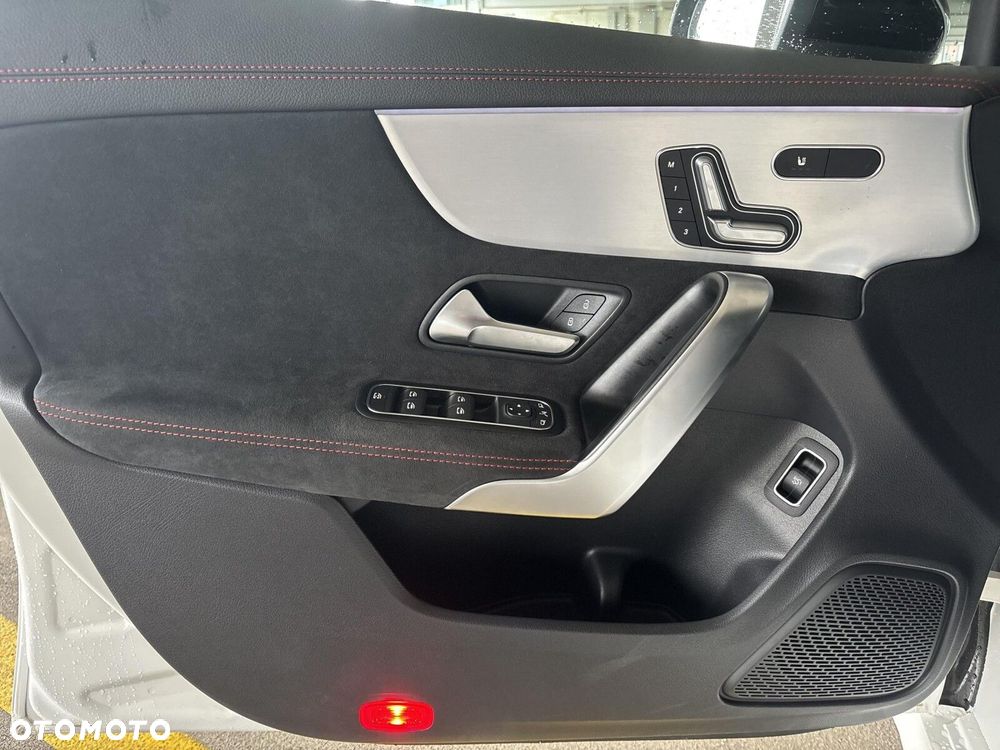 Mercedes-Benz CLA - 17