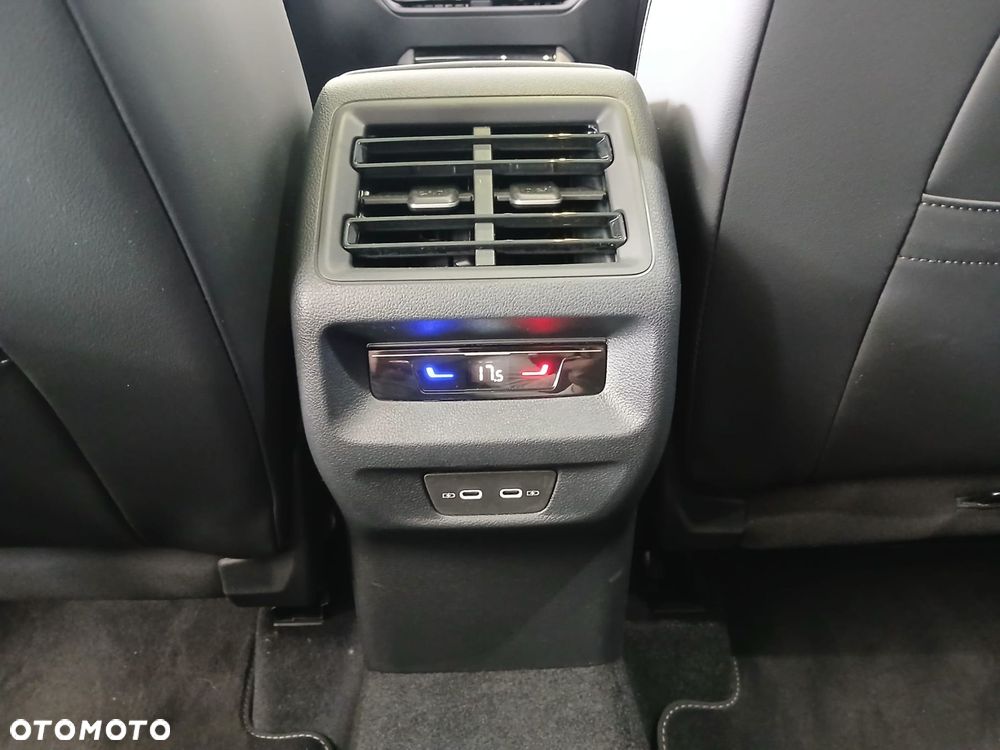 Volkswagen Tiguan - 11