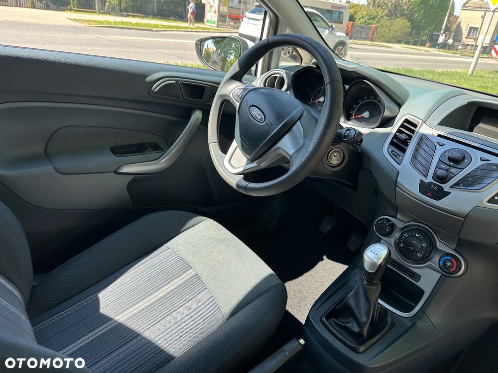 Ford Fiesta 1.25 Celebration - 14