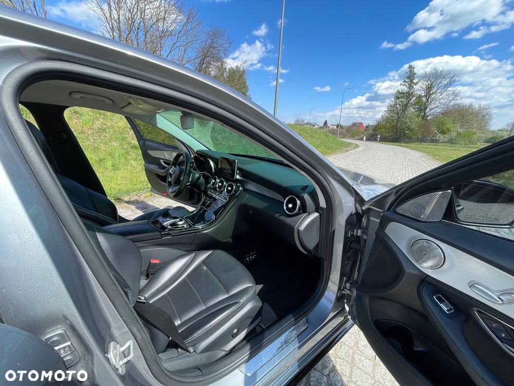 Mercedes-Benz Klasa C 300 7G-TRONIC AMG Line - 16