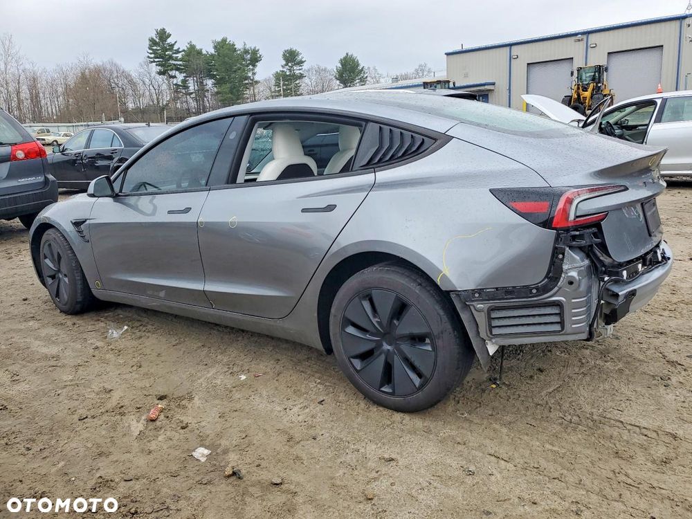 Tesla Model 3 Long Range AWD - 2