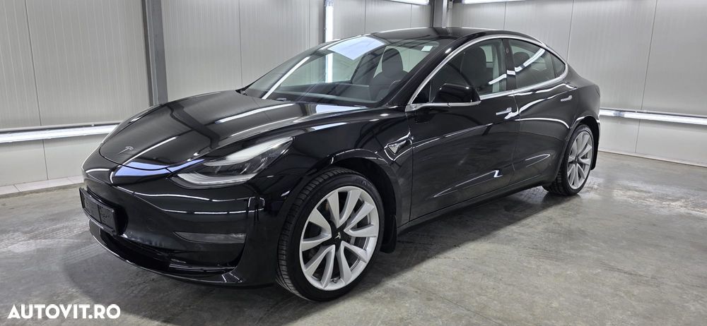 Tesla Model 3 - 32
