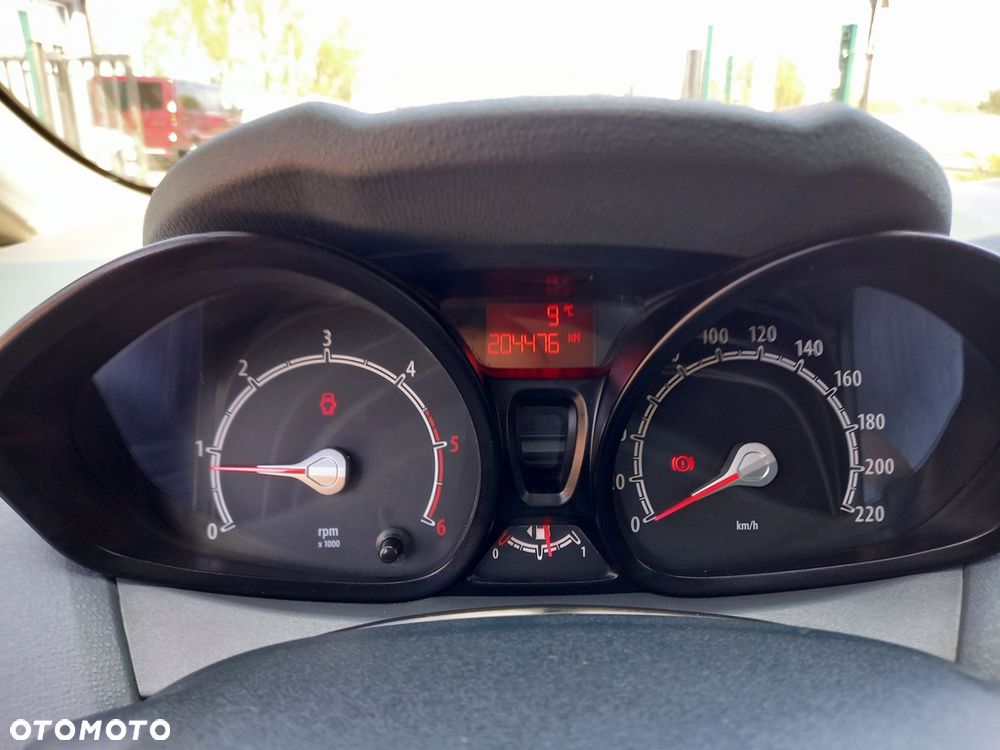 Ford Fiesta 1.6 TDCi DPF Trend - 17