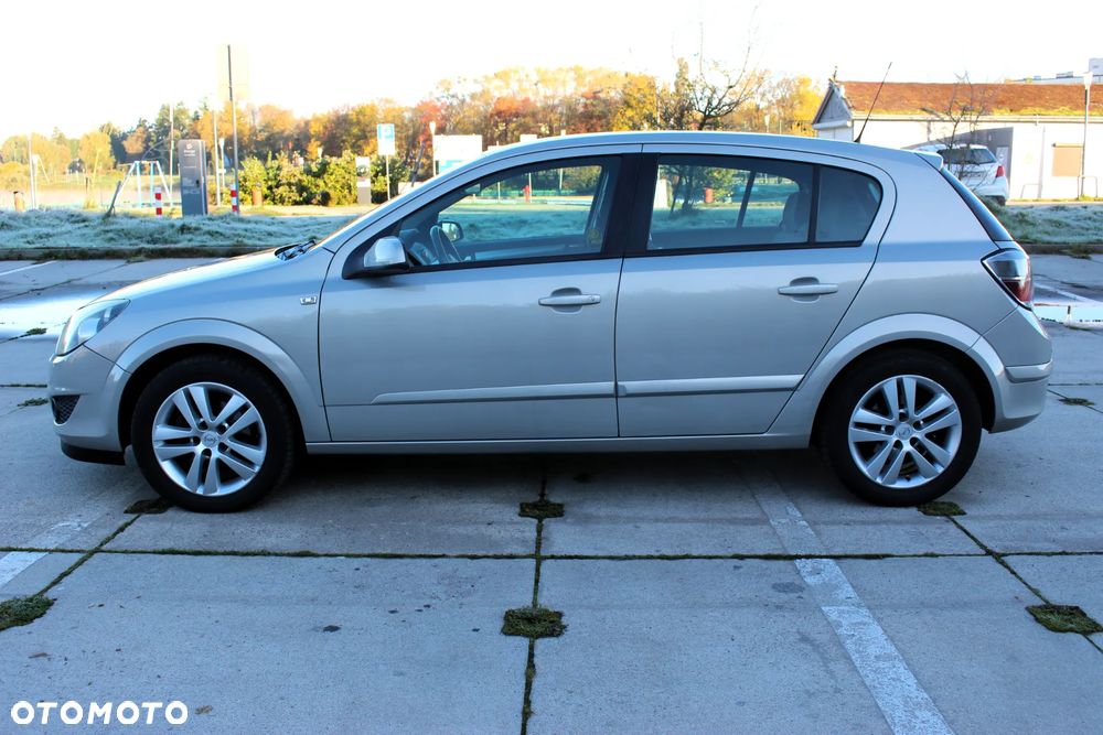 Opel Astra 1.7 CDTI DPF Edition Sport - 2