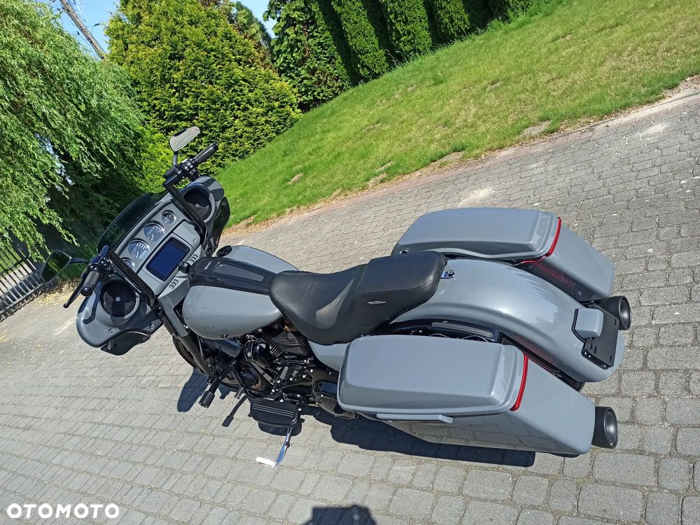 Harley-Davidson Touring Street Glide - 4